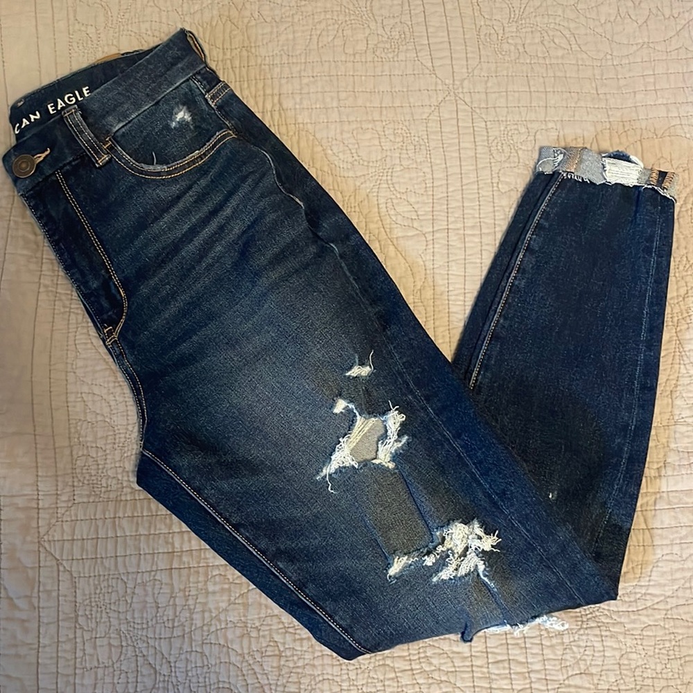 AE size 2, regular length, Curvy high-rise jegging, navy blue with holes